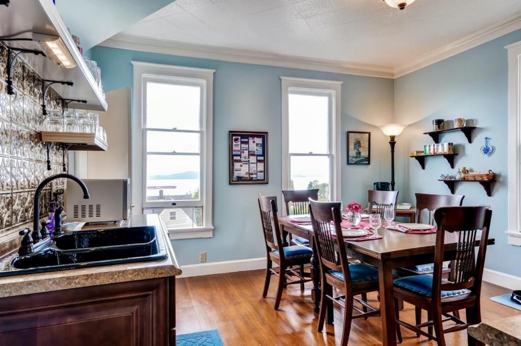 Astoria Painted Lady Historic Apt With River View! Exterior foto